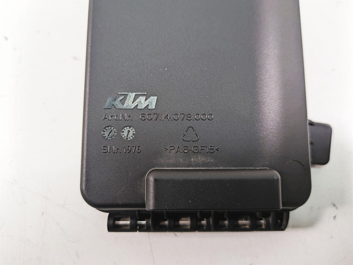 2020 KTM 1290 Super Adventure R Phone Case Holder Stay Tech Box0 60714078000 {{ shop.shopifyCountryName }} - Mototech271