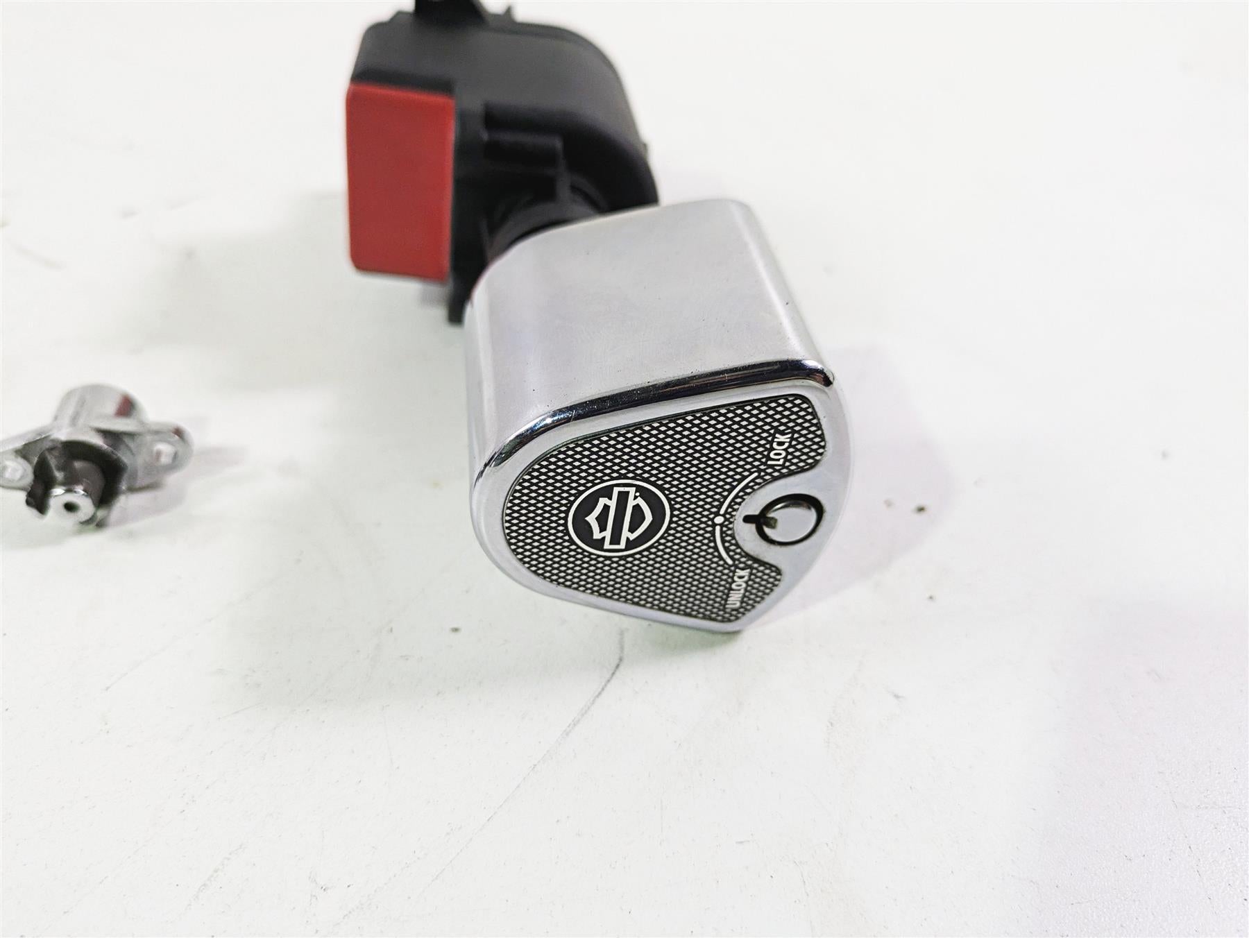 2011 Harley Touring FLHTCUSE CVO E-Glide Ignition Switch Power Lock 76611-10 {{ shop.shopifyCountryName }} - Mototech271