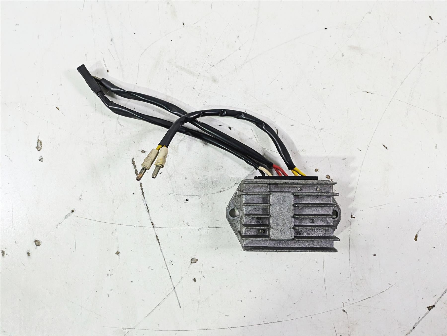 1998 Moto Guzzi California 1100 EV Rectifier Voltage Regulator GU37703805 {{ shop.shopifyCountryName }} - Mototech271