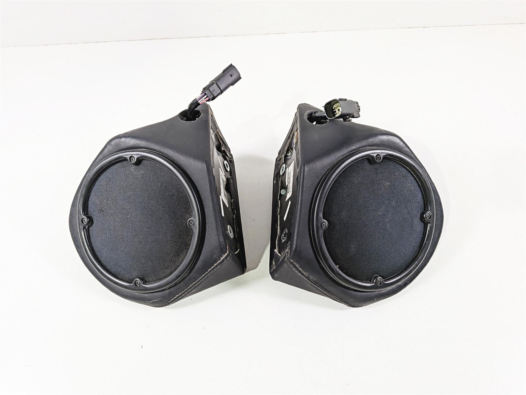 2011 Harley Touring FLHTCU CVO Electra Glide Trunk Speakers 76301-08A 76284-08A-Mototech271