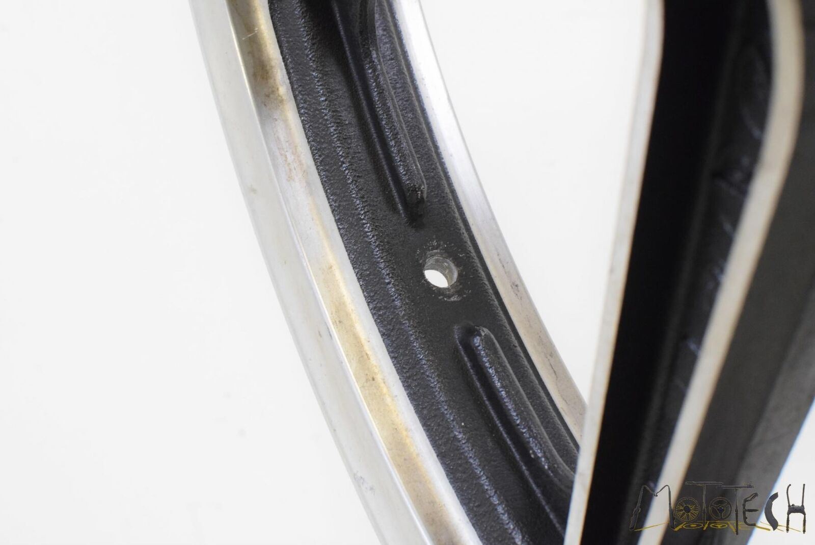 1980 Yamaha XS1100SG XS1100 SG Front 19x1.85 Wheel Rim STRAIGHT 5MT-25398-00-00 {{ shop.shopifyCountryName }} - Mototech271