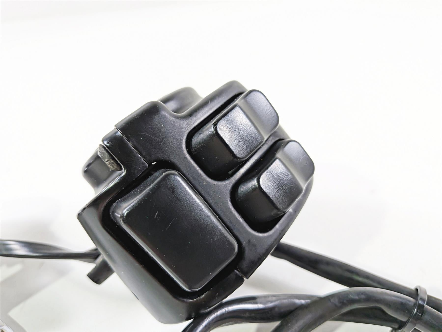 2012 Harley Softail FLSTF Fat Boy Left Hand Control Switch + Blinker 72943-12A {{ shop.shopifyCountryName }} - Mototech271