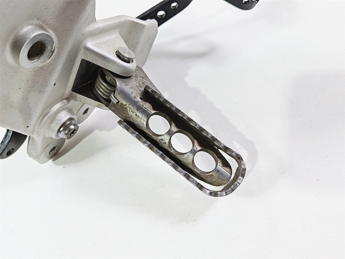2023 BMW F850GS K81 Front Right Foot Peg & Brake Pedal 46718393176 35218357747 {{ shop.shopifyCountryName }} - Mototech271