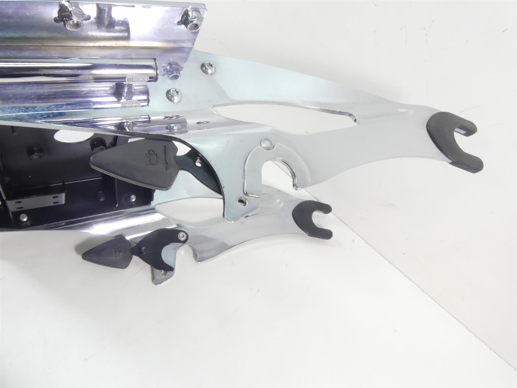2020 Indian Roadmaster Rear Trunk Quick Release Mount Hardware Kit 5139657 {{ shop.shopifyCountryName }} - Mototech271