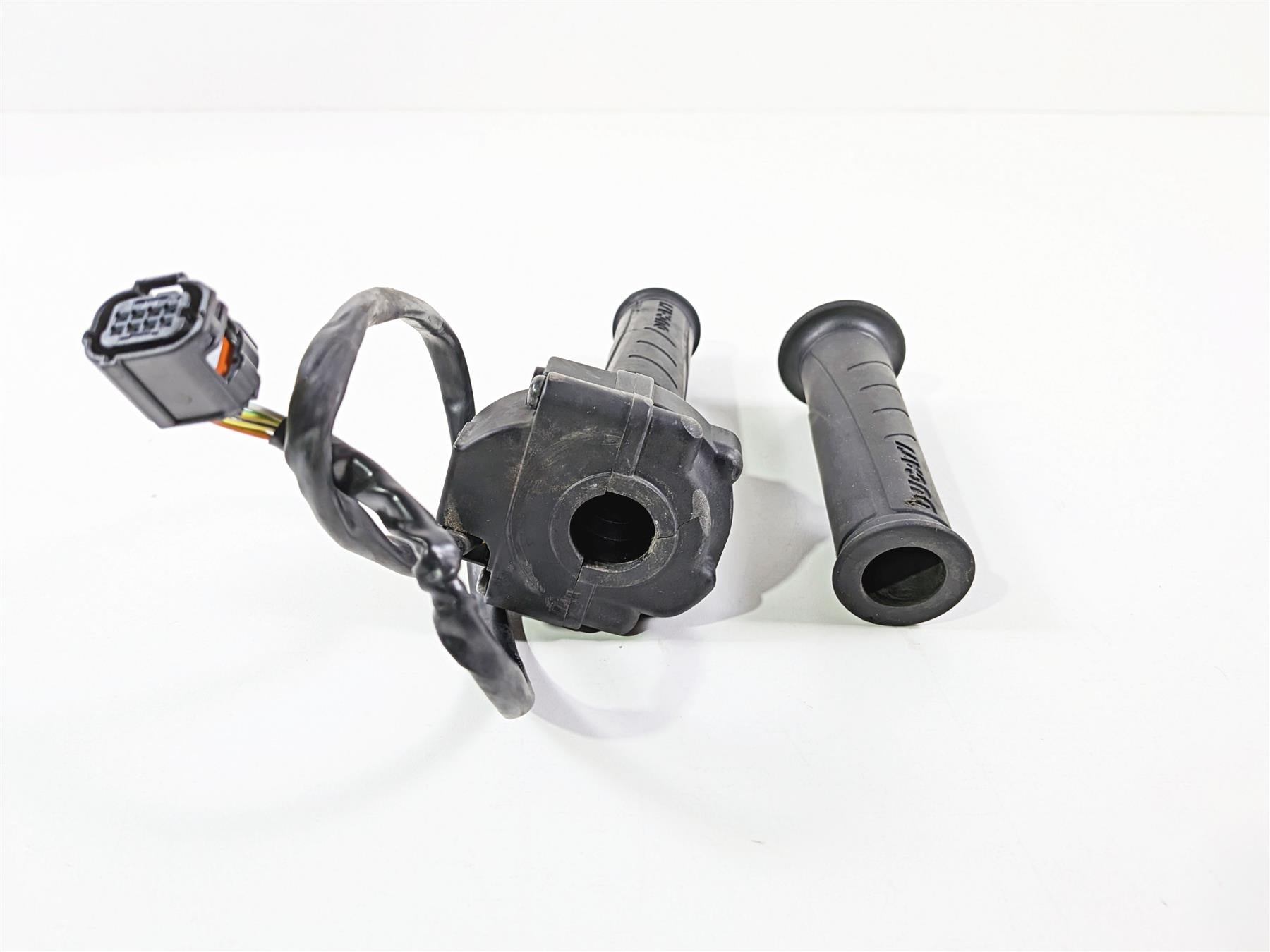 2019 Ducati 959 Panigale Ride Fly By Wire Throttle Set - Read 66020011B {{ shop.shopifyCountryName }} - Mototech271