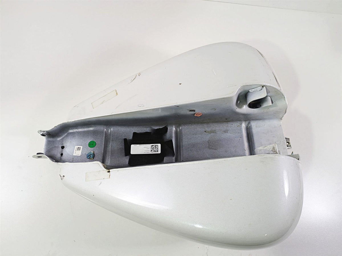 2016 Indian Chief Classic Fuel Gas Petrol Tank - Dent 1021996 1021997 {{ shop.shopifyCountryName }} - Mototech271