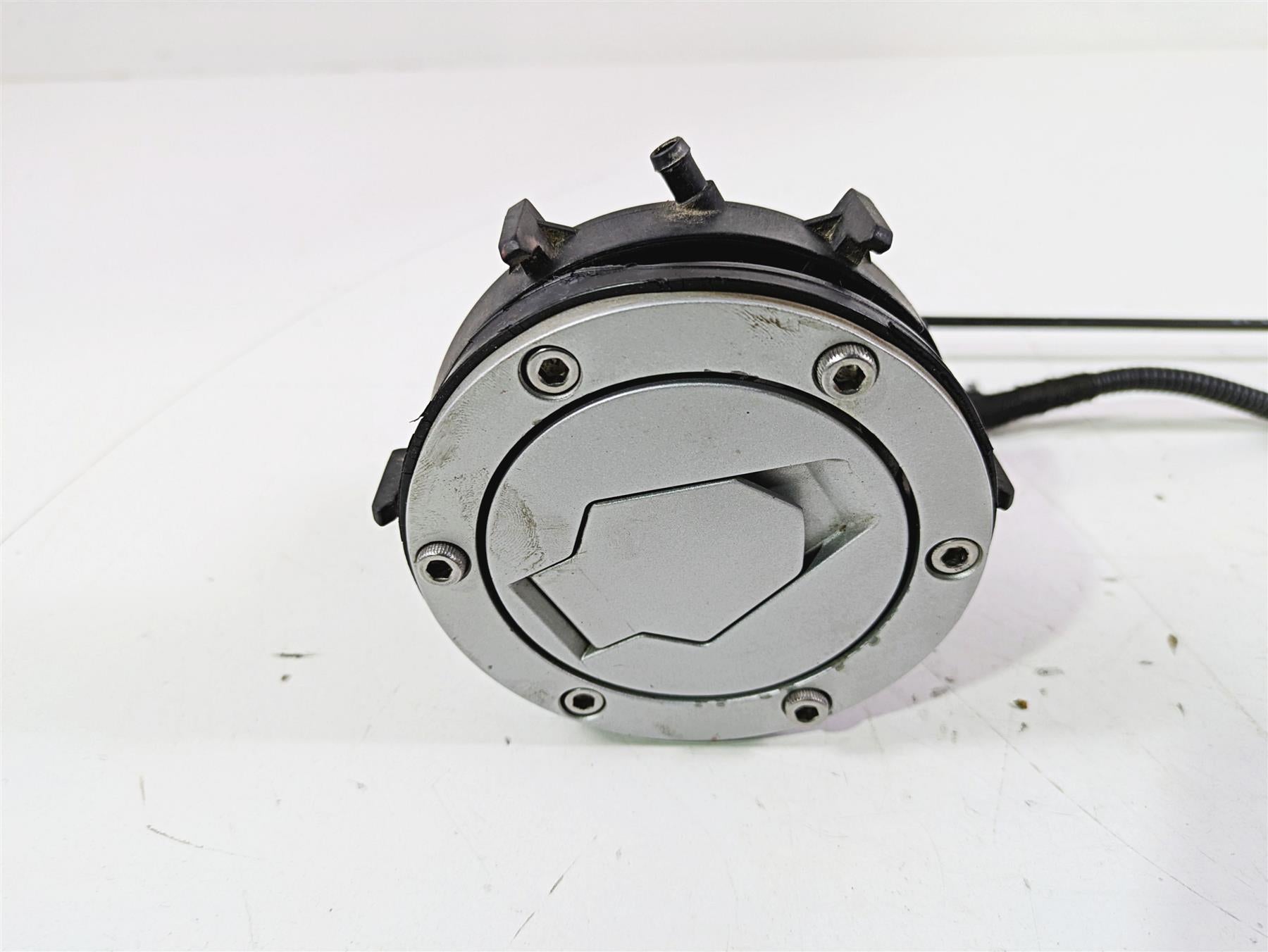 2019 BMW G310GS K02 Ignition Switch Key Lock Tank Cap Set 51258393221 {{ shop.shopifyCountryName }} - Mototech271