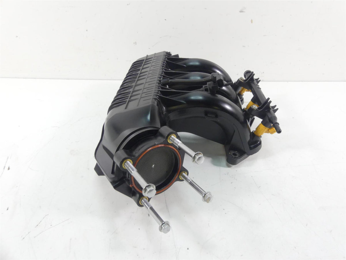 2017 Yamaha Waverunner VX 1050 CS Intake Manifold & Injectors 6EY-13641-00-00 {{ shop.shopifyCountryName }} - Mototech271