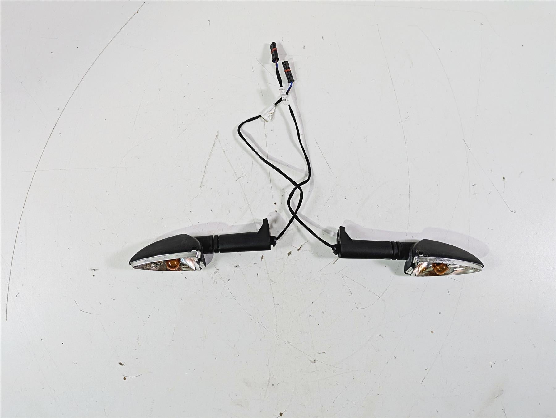 2019 BMW G310GS K02 Rear Blinker Turn Signal Set - Read 63138534355 63138534354 {{ shop.shopifyCountryName }} - Mototech271
