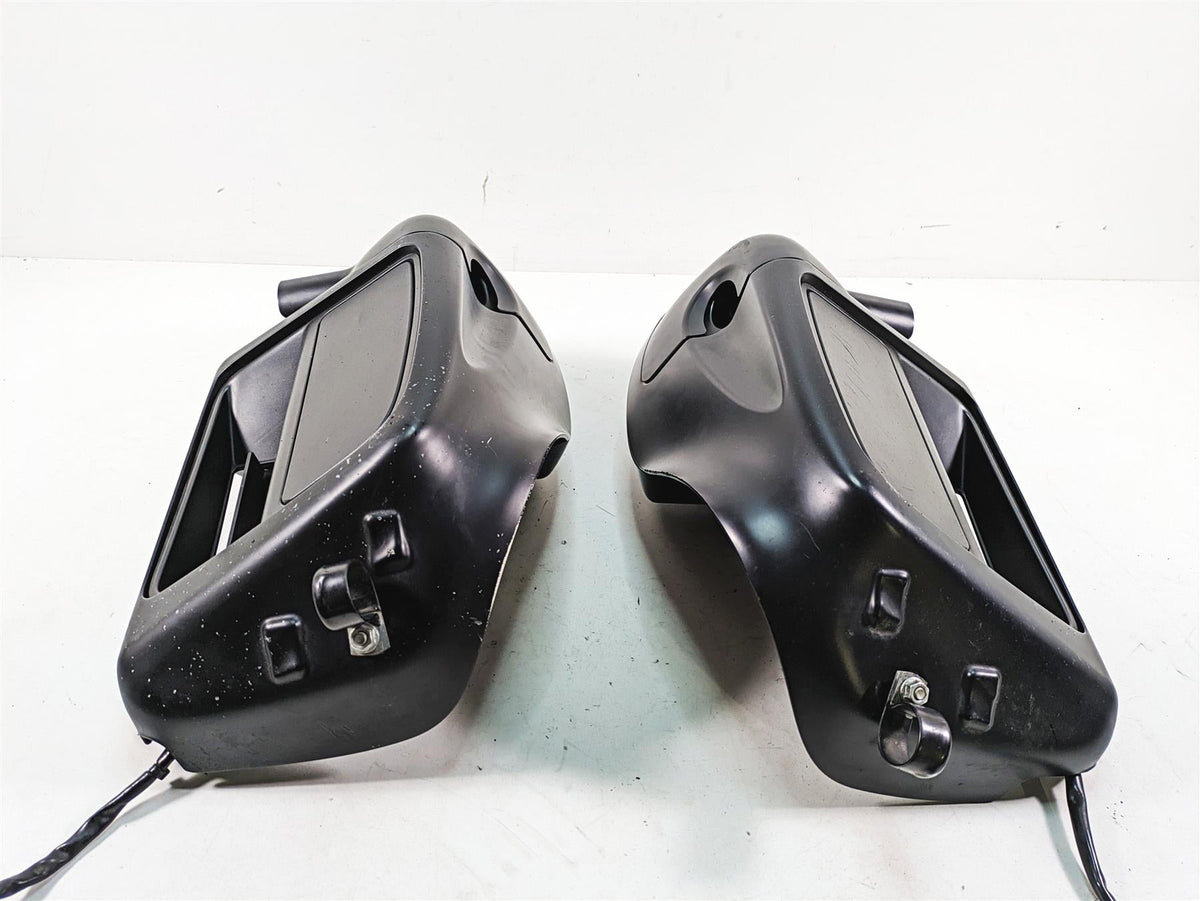 2018 Harley Touring FLHXSE CVO Street Glide Lower Leg Fairing Cover Set 57100114 {{ shop.shopifyCountryName }} - Mototech271