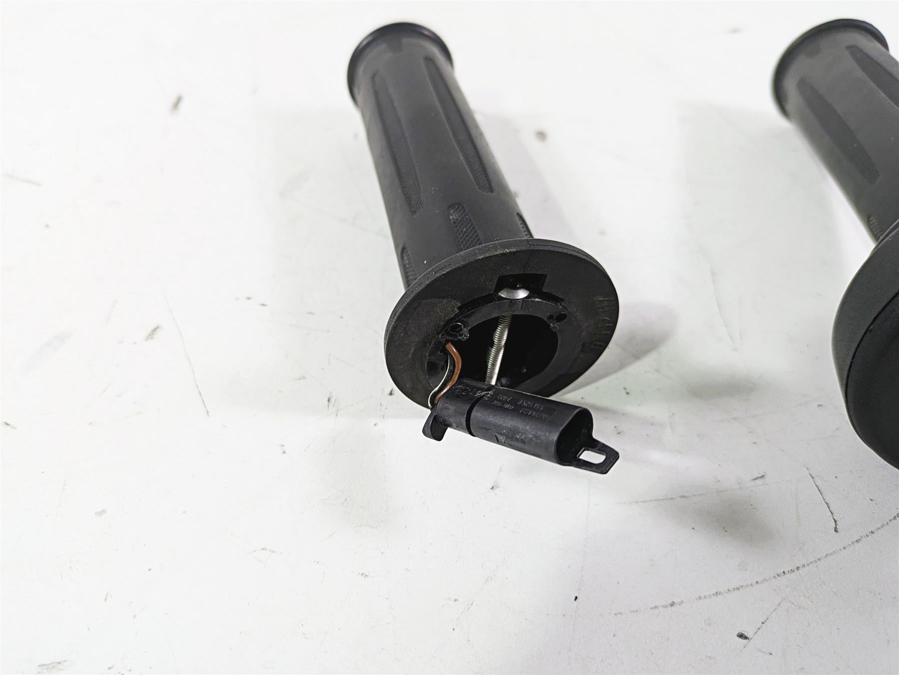 2016 BMW R1200GS GSW K50 Heated Cruise Hand Grip Set 61318552117 61318552120 {{ shop.shopifyCountryName }} - Mototech271