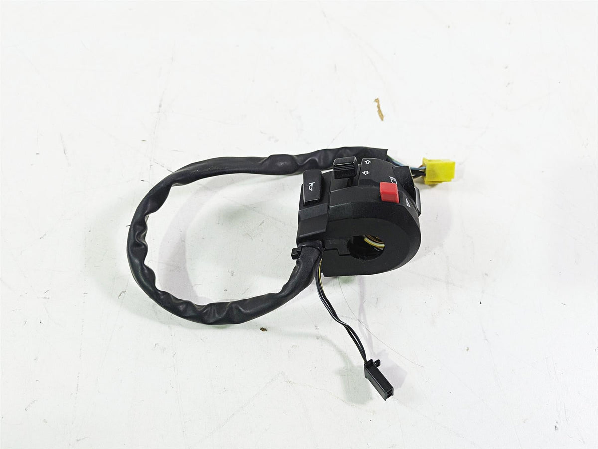 2008 Suzuki GSXR600 Left Hand Light Blinker Horn Control Switch 37400-37H13 {{ shop.shopifyCountryName }} - Mototech271