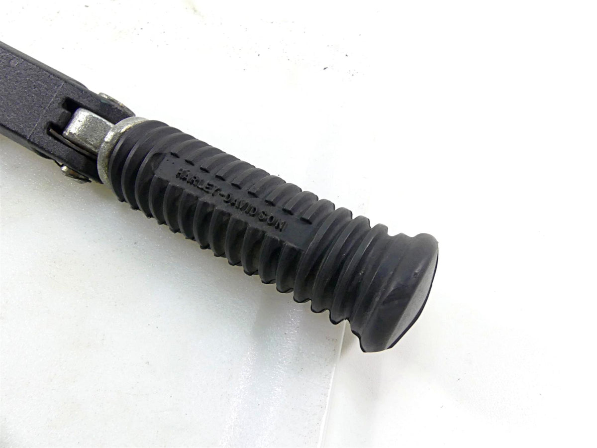 2017 Harley Dyna FXDB Street Bob Rear Passenger Foot Peg Set 49224-06A 49230-06 {{ shop.shopifyCountryName }} - Mototech271