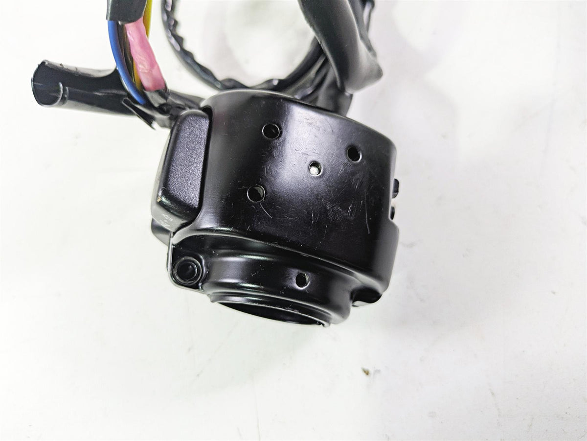 2011 Harley FXDC Dyna Super Glide Left Hand Control Switch Horn Lights 71682-06A {{ shop.shopifyCountryName }} - Mototech271