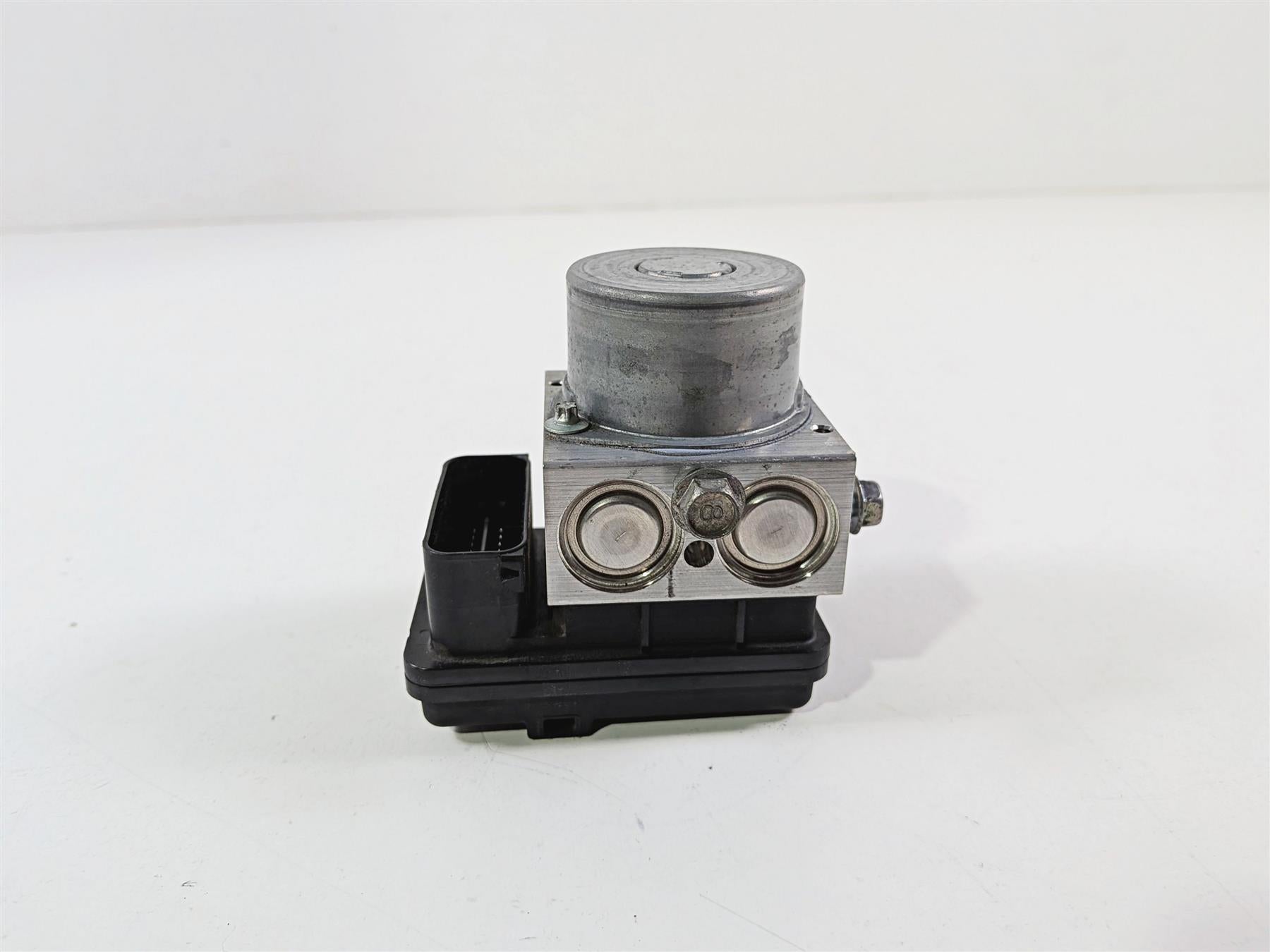 2024 Yamaha YZF R1 RN65 Abs Brake Pump Pressure Module Unit B3L-85930-08-00 {{ shop.shopifyCountryName }} - Mototech271