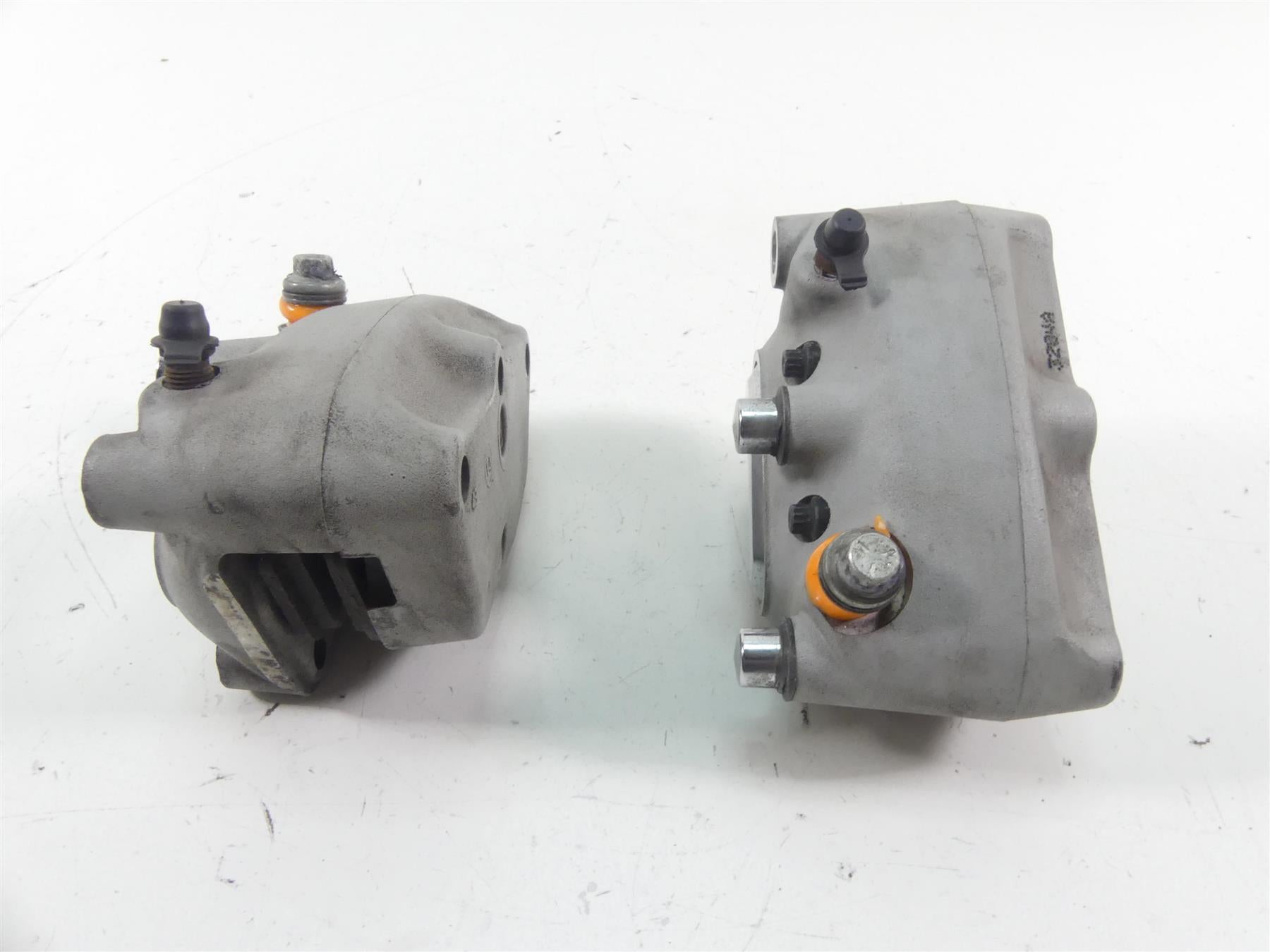 2005 Harley Touring CVO FLHTC SE Electra Glide Front Brake Caliper Set 44381-99 {{ shop.shopifyCountryName }} - Mototech271