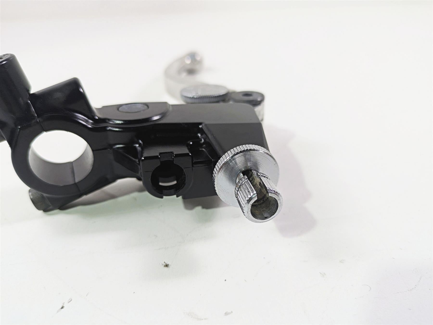 2013 Triumph Bonneville Clutch Perch & Lever T2046583 {{ shop.shopifyCountryName }} - Mototech271