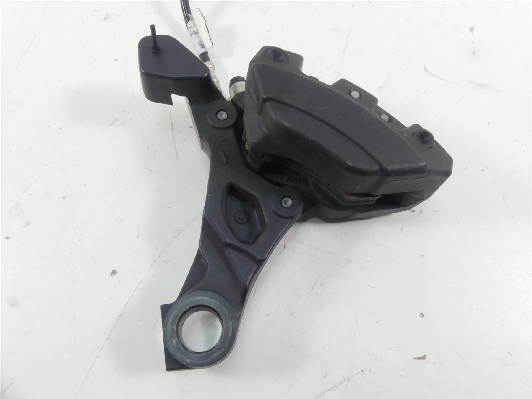 2016 Harley Touring FLTRX Road Glide Rear Brembo Brake Caliper + Line 44080-08 {{ shop.shopifyCountryName }} - Mototech271