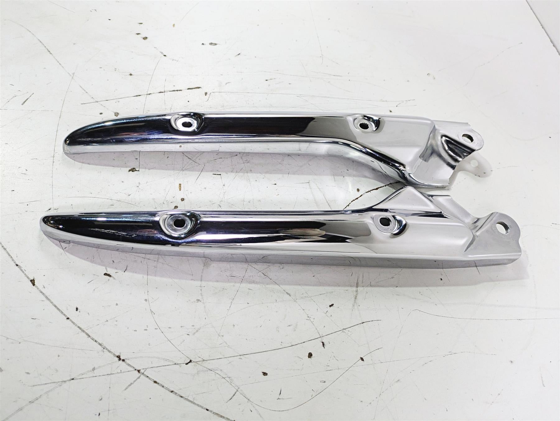 2002 Honda GL1500 CD Valkyrie Deluxe Rear Fender Struts Braces Set 77330-MZ0-A40 {{ shop.shopifyCountryName }} - Mototech271