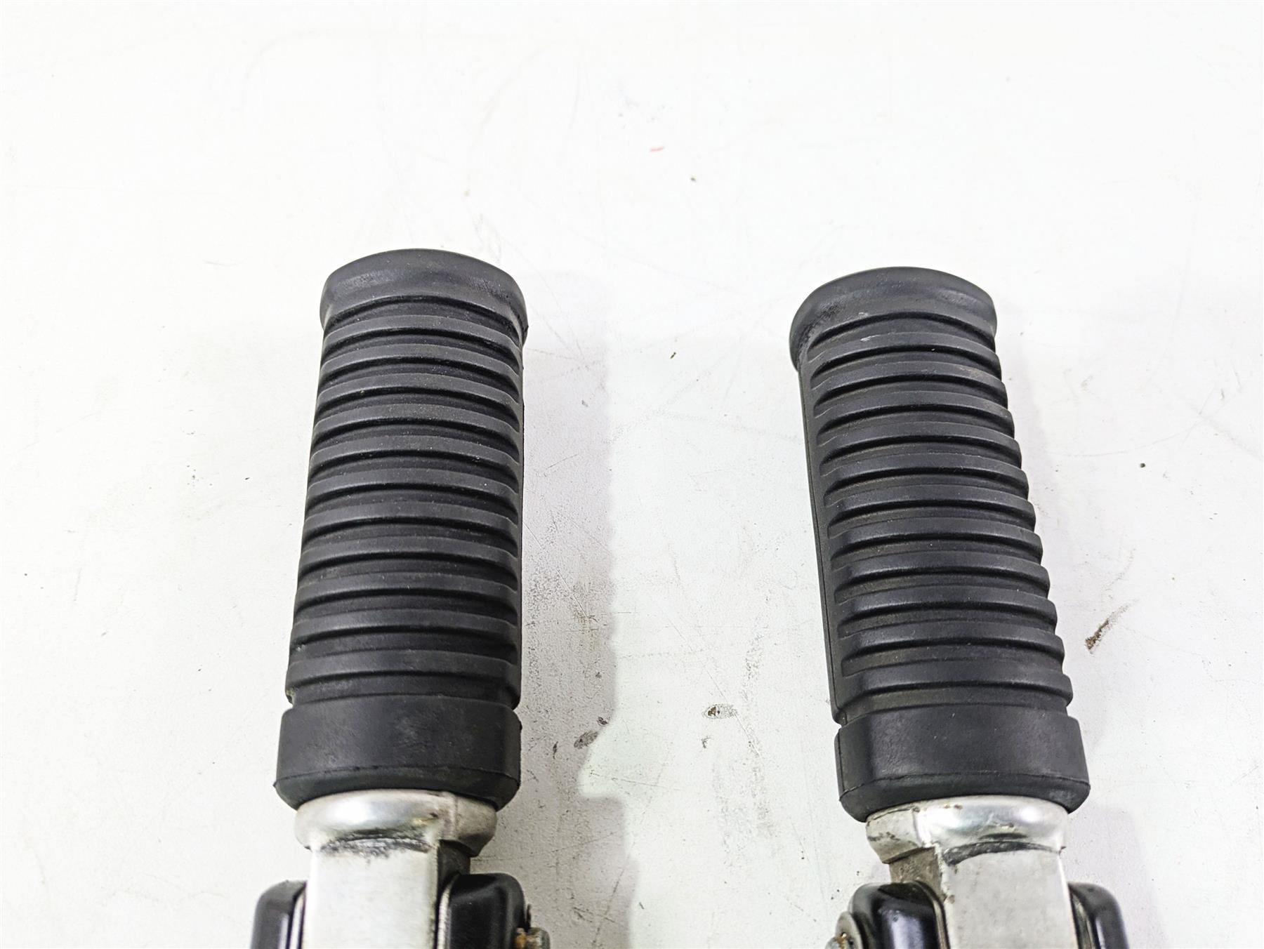2018 Harley FXBR Softail Breakout Rear Passenger Foot Peg Set - Read 50500744 {{ shop.shopifyCountryName }} - Mototech271