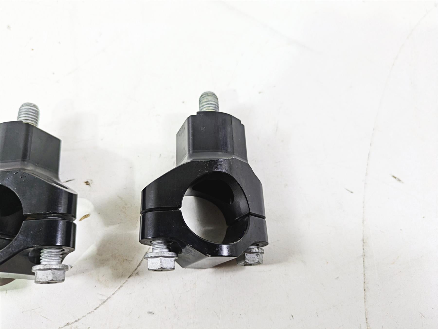 2022 KTM 1290 Super Adventure S Handlebar Riser Holder Set 00050000927 {{ shop.shopifyCountryName }} - Mototech271