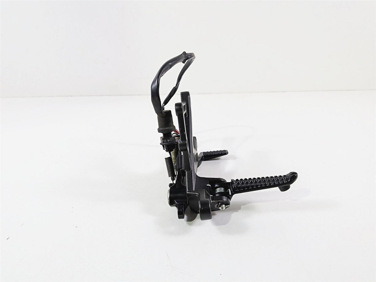 2016 Yamaha YZF R1 RN32 Front Right Foot Peg & Brake Pedal 2CR-27443-00-00 {{ shop.shopifyCountryName }} - Mototech271