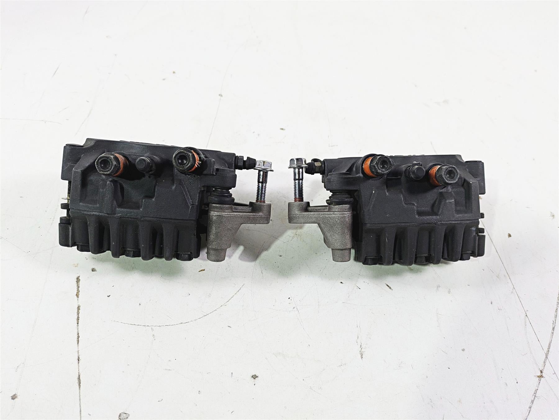 2002 Honda V-Twin VTX1800 C Nissin Front Brake Caliper Set 45150-MCH-006 {{ shop.shopifyCountryName }} - Mototech271