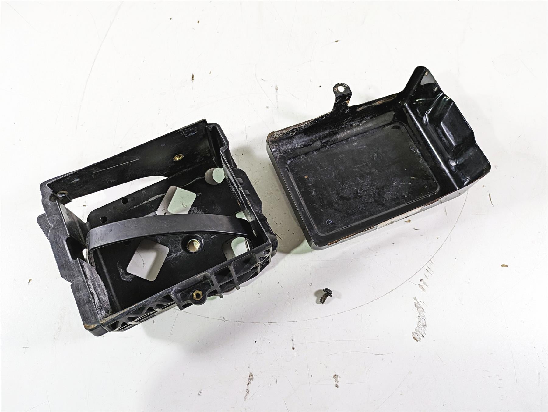2012 Harley FLD Dyna Switchback Battery Tray Carrier & Cover 70379-06B {{ shop.shopifyCountryName }} - Mototech271