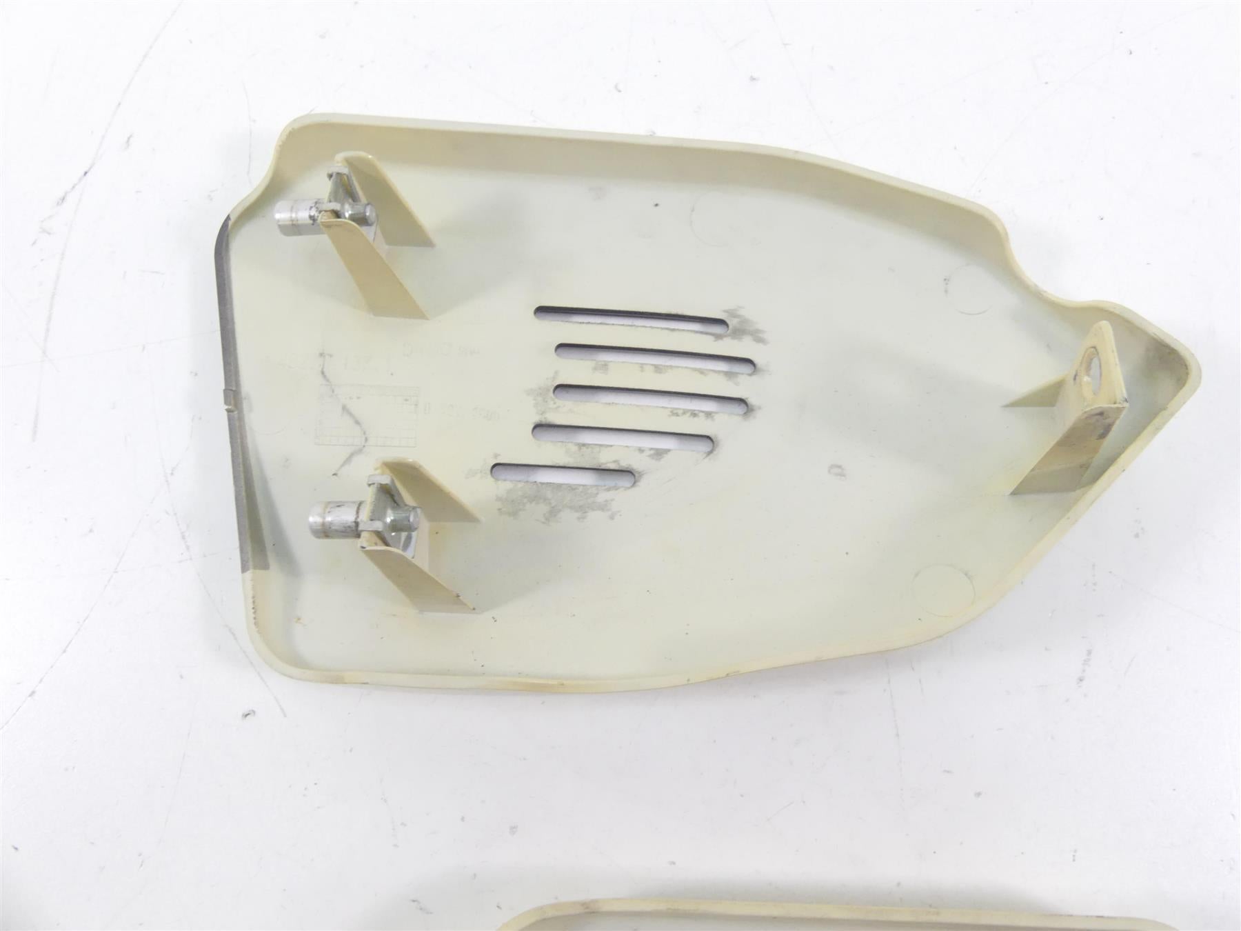 2007 Ducati Sport Classic GT1000 Left Right Side Cream Cover Set 48211371A {{ shop.shopifyCountryName }} - Mototech271