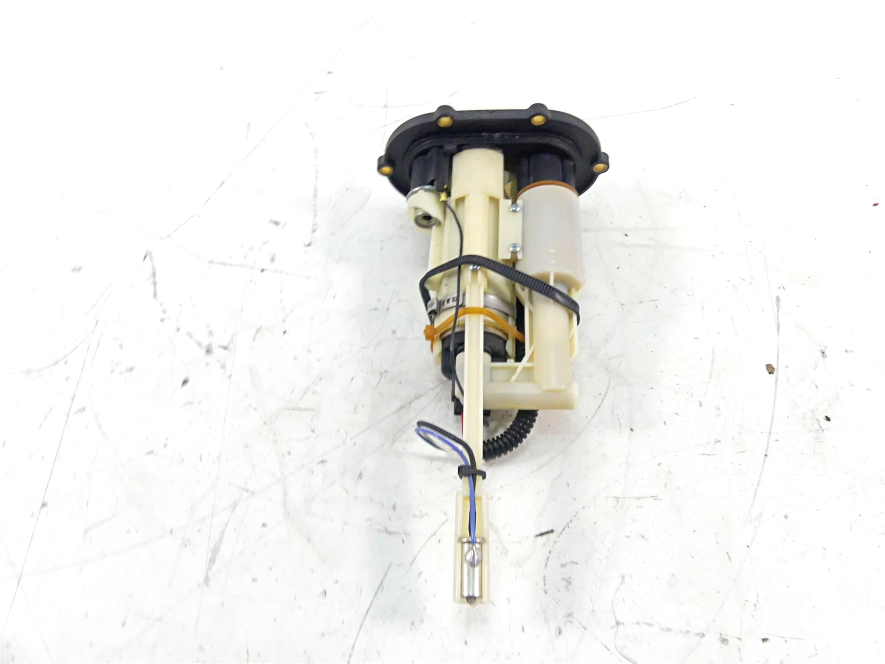 2013 Ducati Diavel Red Fuel Gas Petrol Pump -Tested 16024001C {{ shop.shopifyCountryName }} - Mototech271