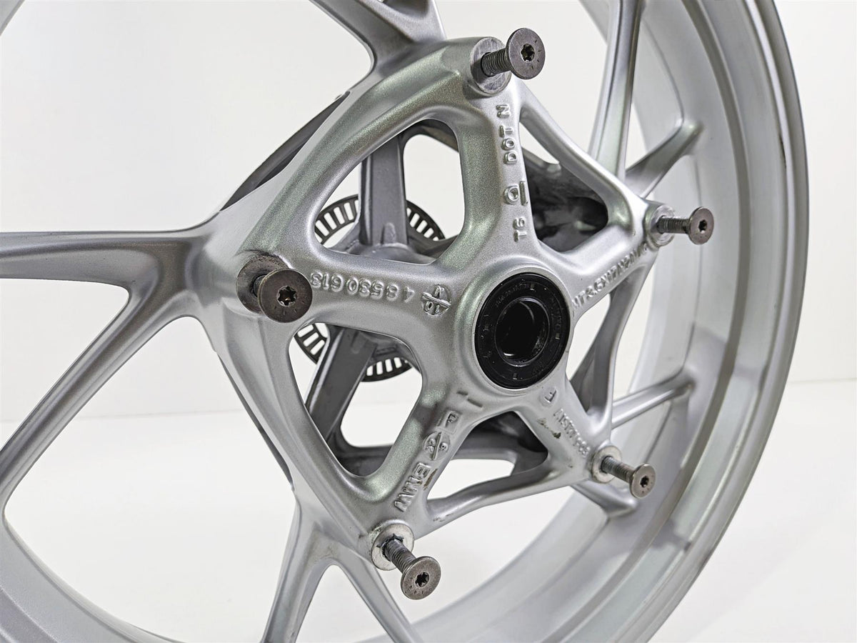 2023 BMW R1250RT RTP K52 Front Silver Wheel Rim 17x3.5 .38mm Runout 36318538086 {{ shop.shopifyCountryName }} - Mototech271
