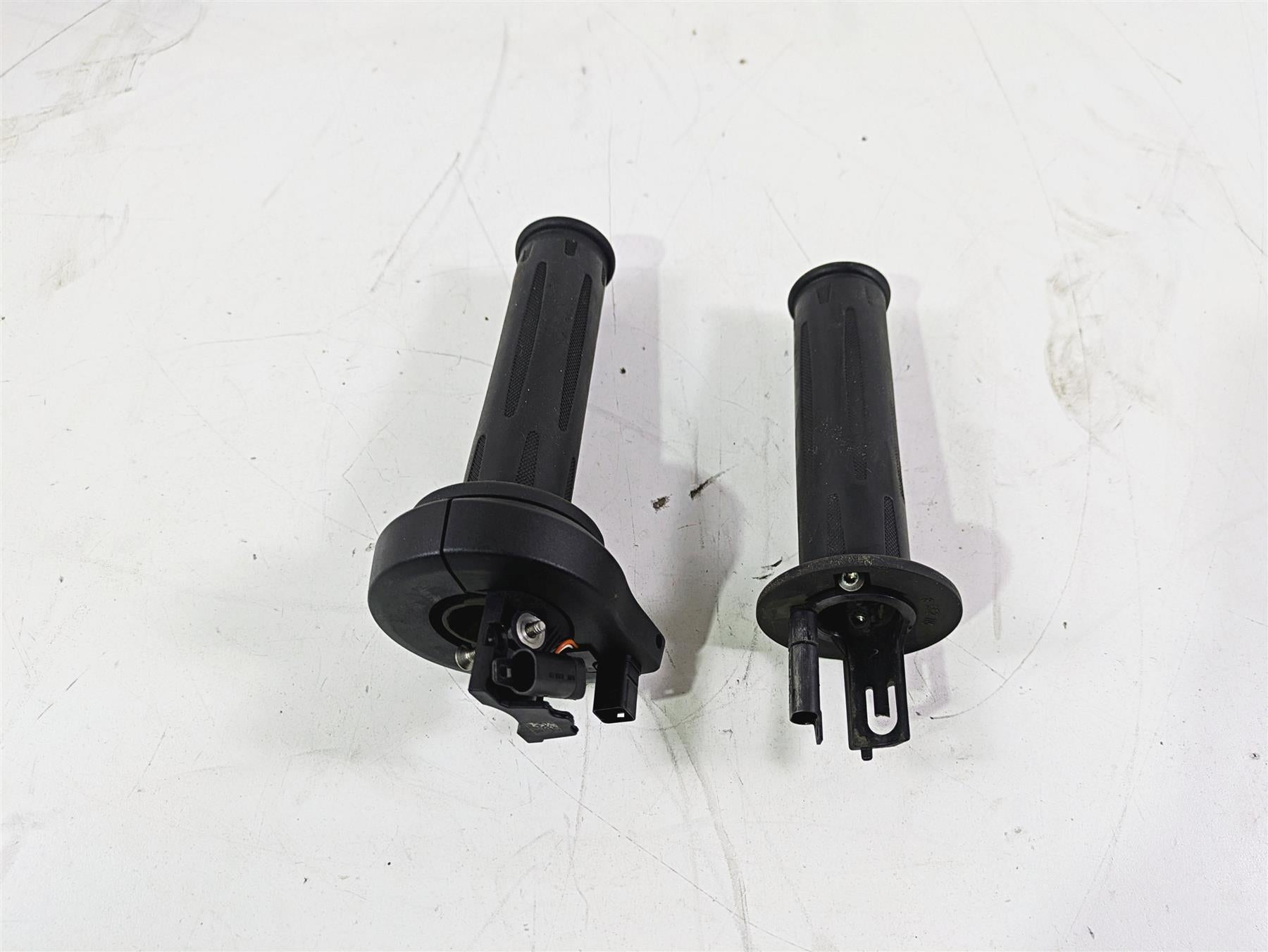 2016 BMW R1200RS K54 Heated Hand Grip Set Cruise 61318552124 61318552115 | Mototech271