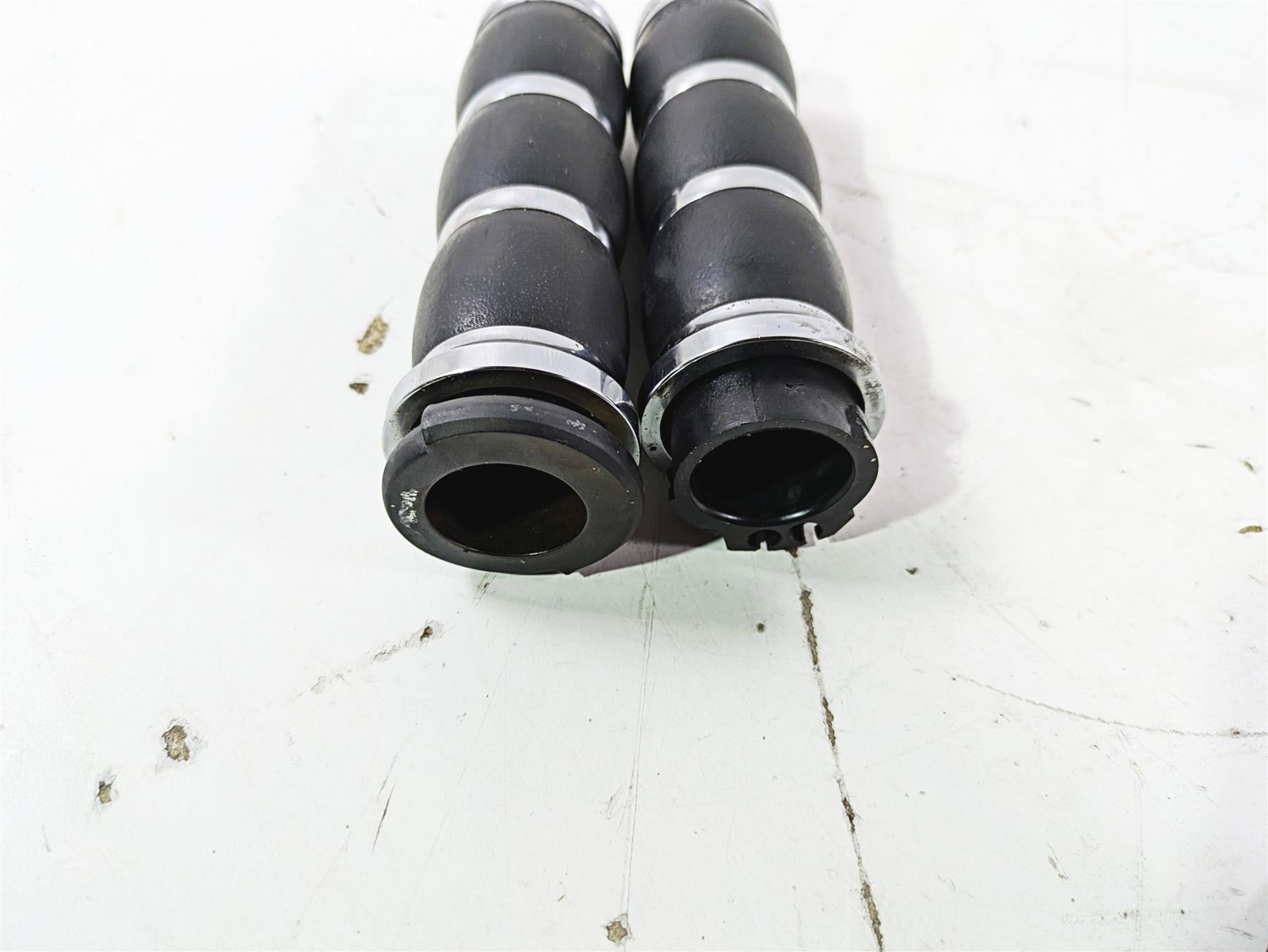 2005 Harley Softail FLSTSCI Heritage Springer Avon Air Cushion Grip Set AIR-90 {{ shop.shopifyCountryName }} - Mototech271