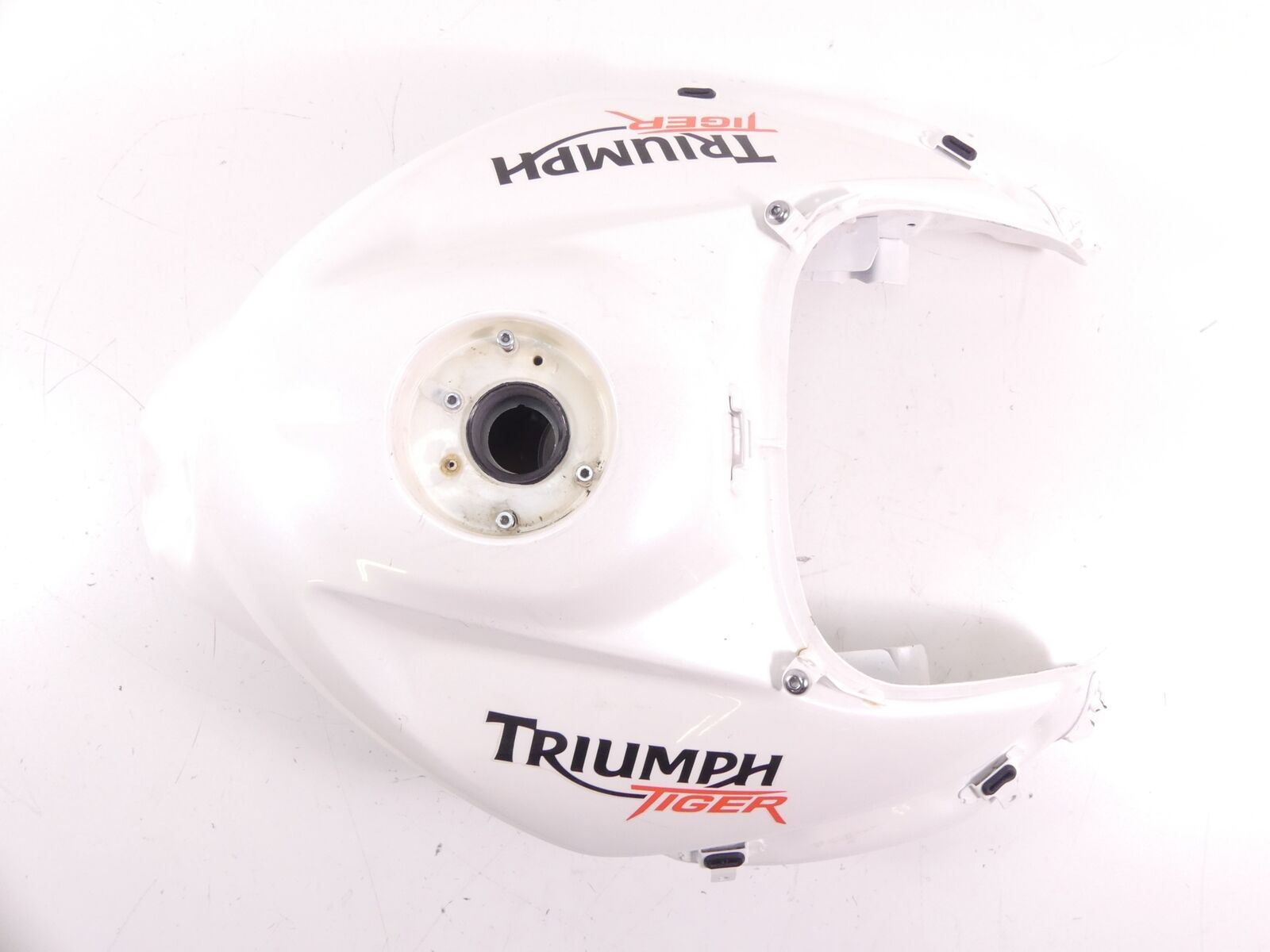 2014 Triumph Tiger 800 ABS Fuel Gas Petrol Tank Reservoir - Dent T2404311 {{ shop.shopifyCountryName }} - Mototech271