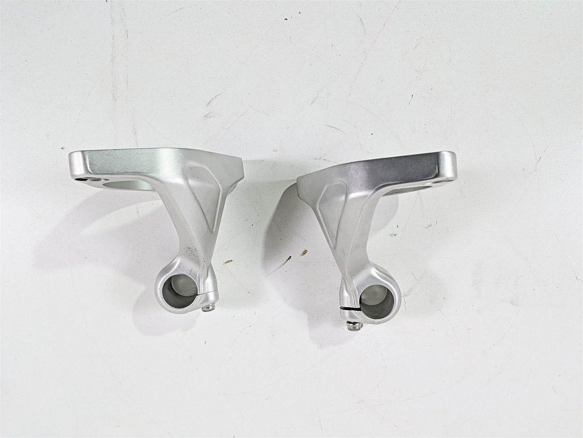 2019 Ducati Supersport 939 S Handle Bar Mounts Clamp Holder Set 36015581AA {{ shop.shopifyCountryName }} - Mototech271