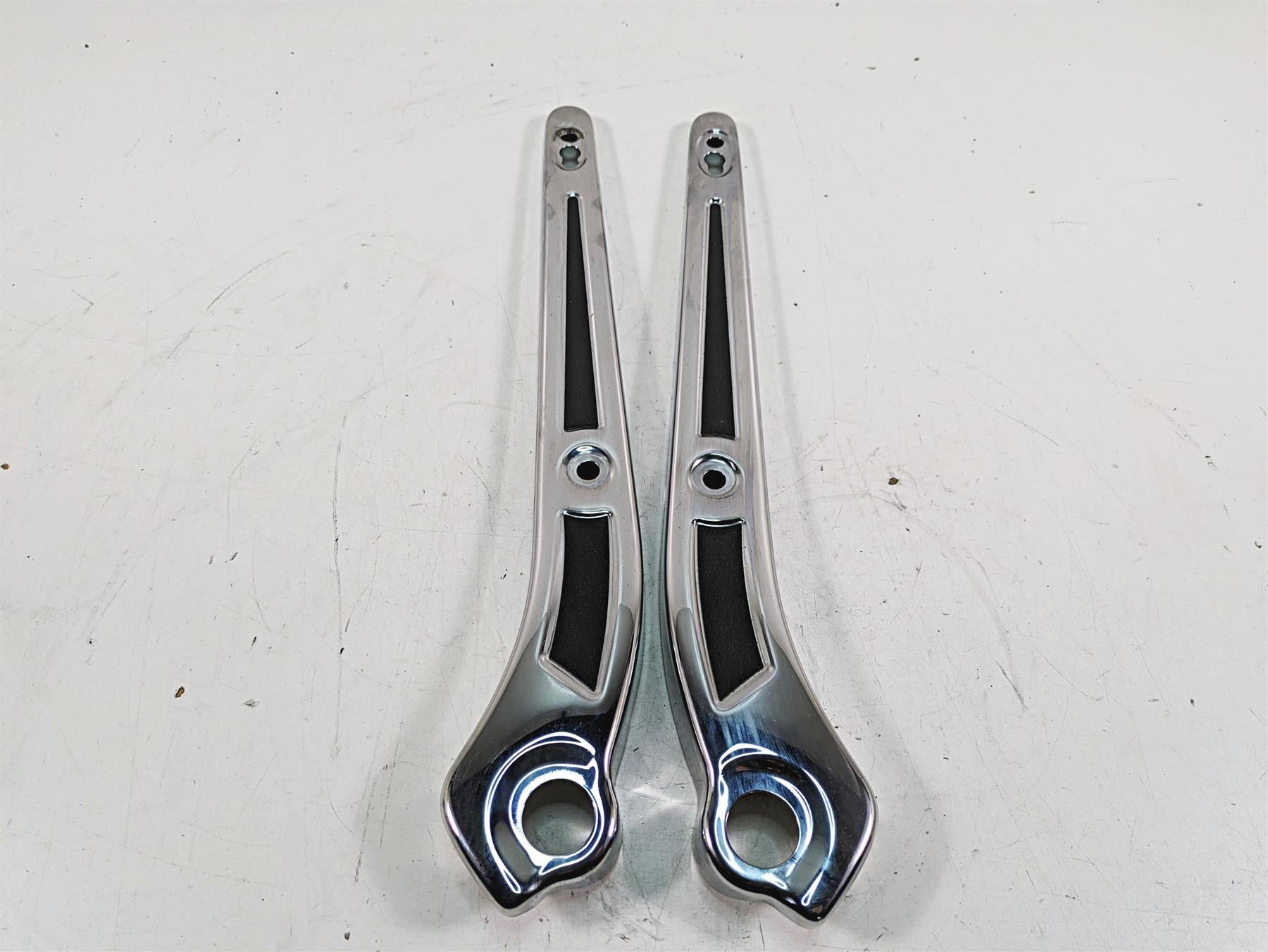 2015 Harley FXDL Dyna Low Rider Rear Fender Struts Braces - Read 57300024 {{ shop.shopifyCountryName }} - Mototech271