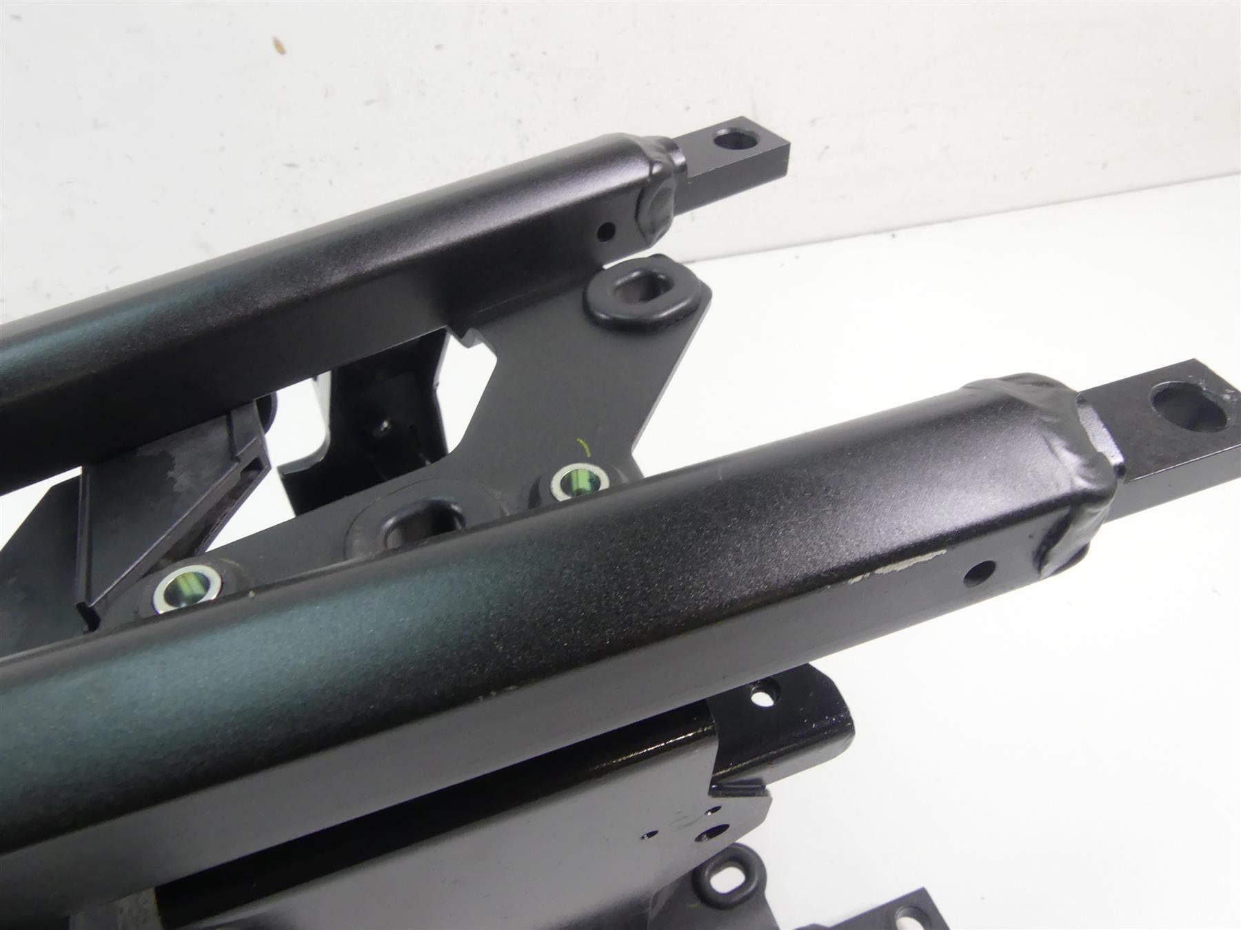 2008 Yamaha FZ1 Fazer Subframe Sub Frame & Inner Fender 2D1-21190-01-P0 {{ shop.shopifyCountryName }} - Mototech271