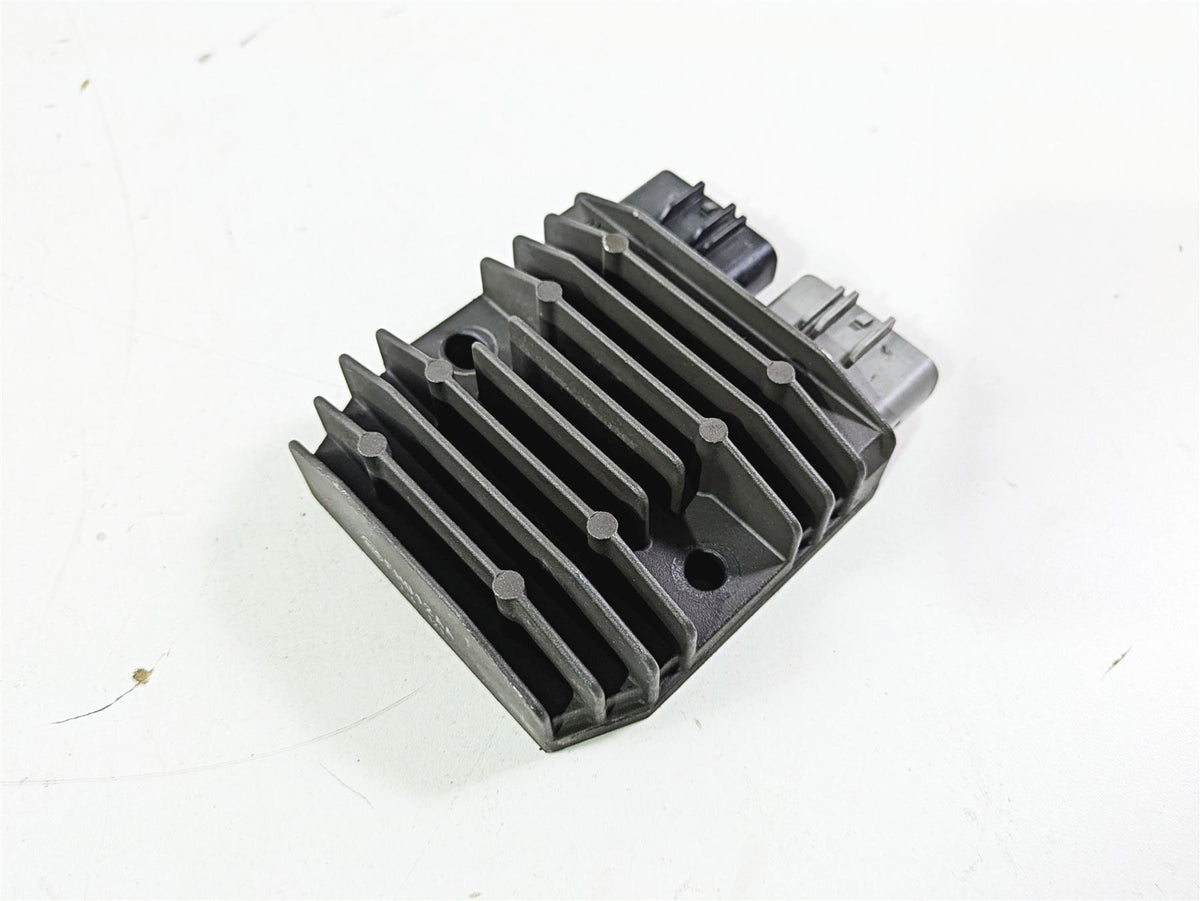 2008 Yamaha XVS1300 V-Star Tourer Rectifier Voltage Regulator 1D7-81960-01-00 {{ shop.shopifyCountryName }} - Mototech271