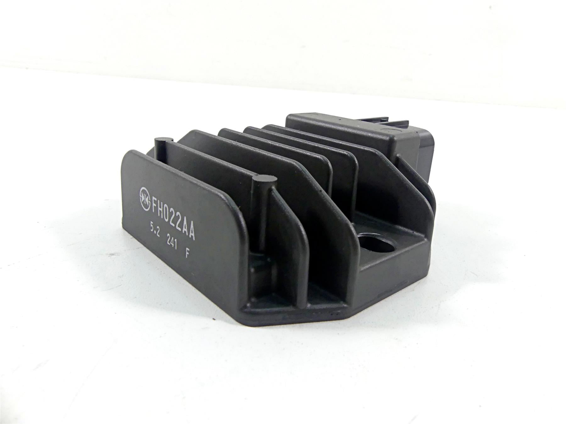 2016 KTM 1290 Super Duke R Rectifier Voltage Regulator 60311034000 FH022AA {{ shop.shopifyCountryName }} - Mototech271