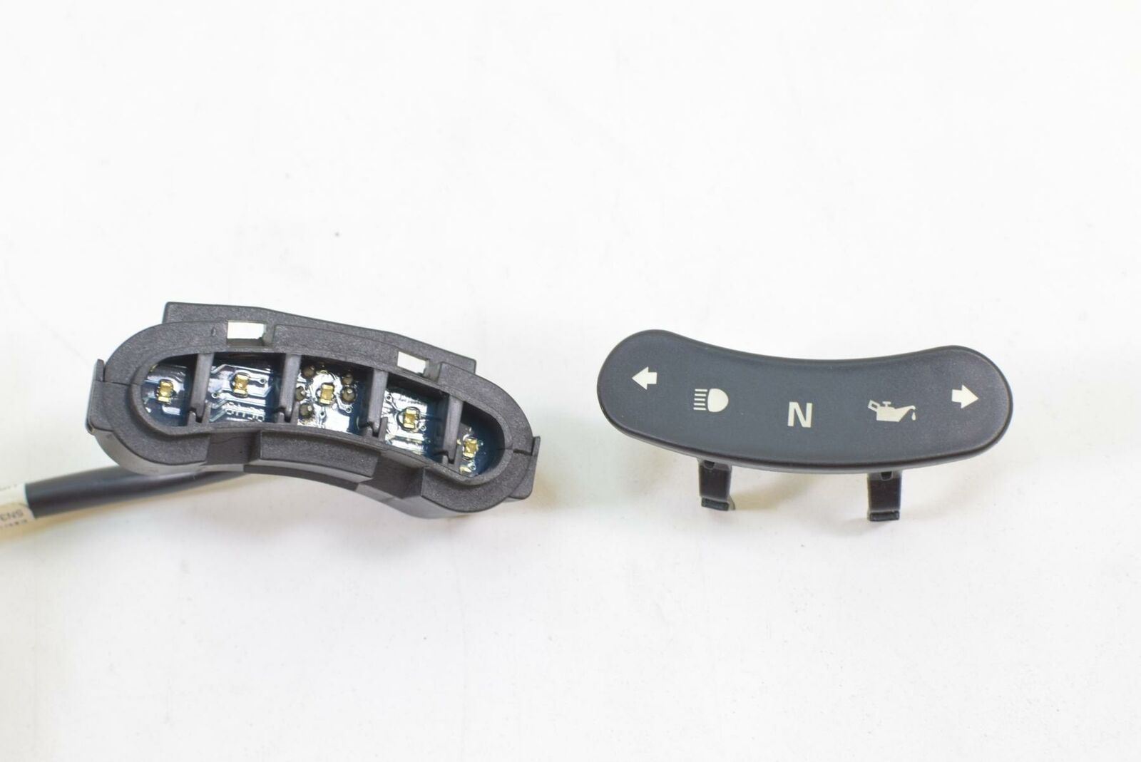 2009 Harley FXDFSE CVO Dyna Fat Bob Instrument Indiacator Lamps Lights 68892-00A {{ shop.shopifyCountryName }} - Mototech271