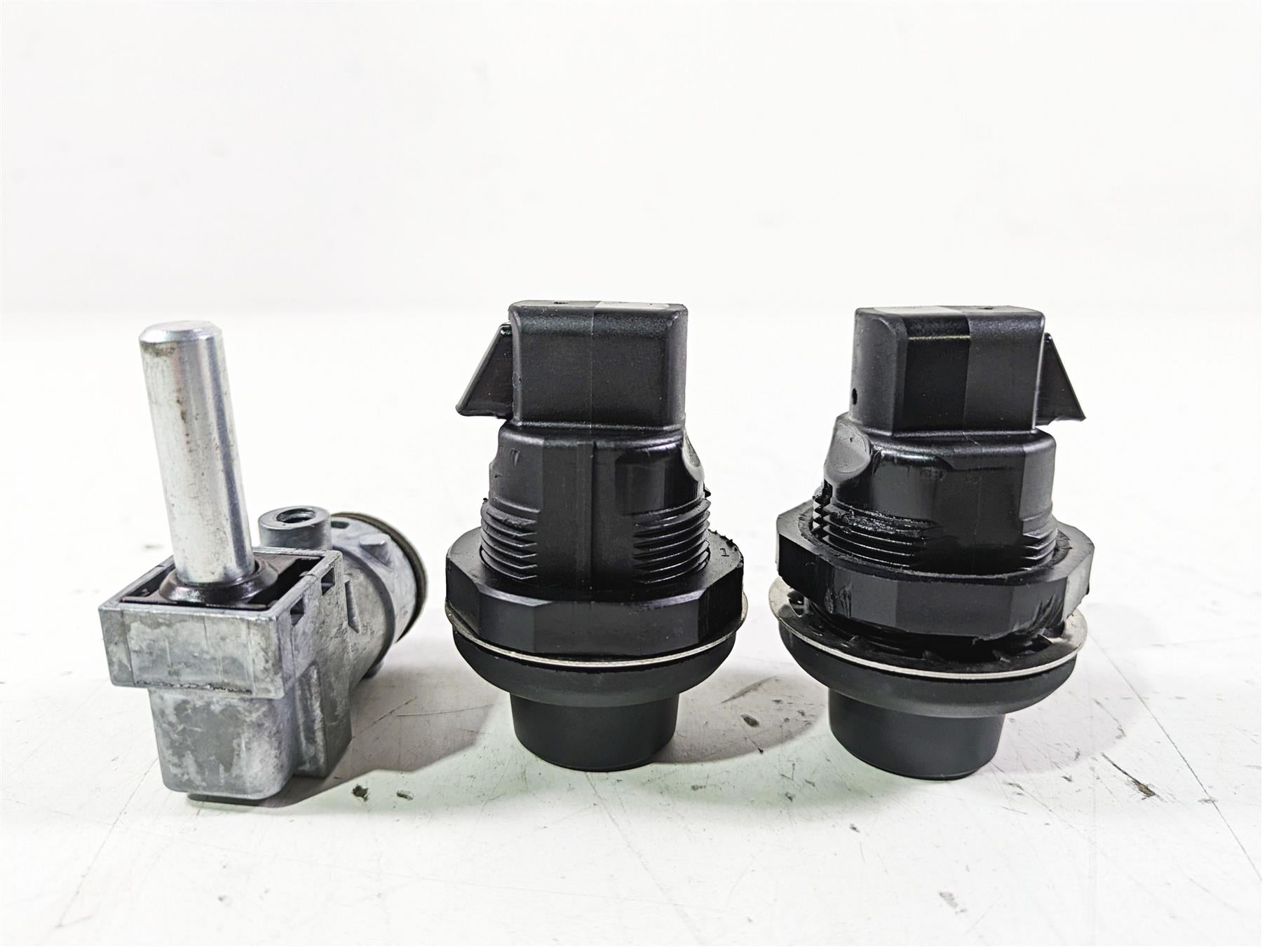 2019 Harley FLHCS Softail Heritage Keys Fork & Saddlebag Lock Set 45600056 {{ shop.shopifyCountryName }} - Mototech271