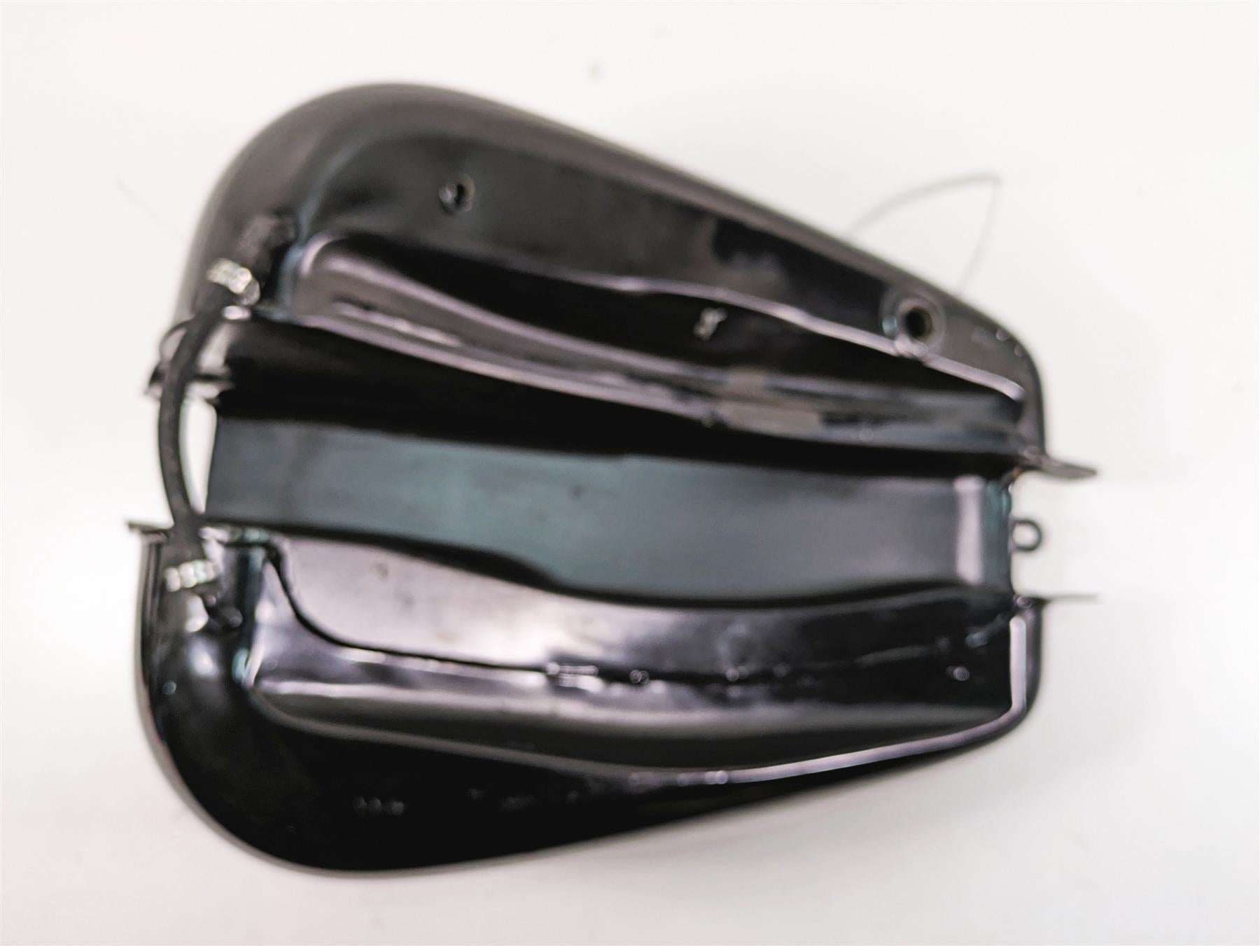 2009 Harley FXDF Dyna Fat Bob Fuel Gas Petrol Tank Reservoir - Read 61000705 {{ shop.shopifyCountryName }} - Mototech271