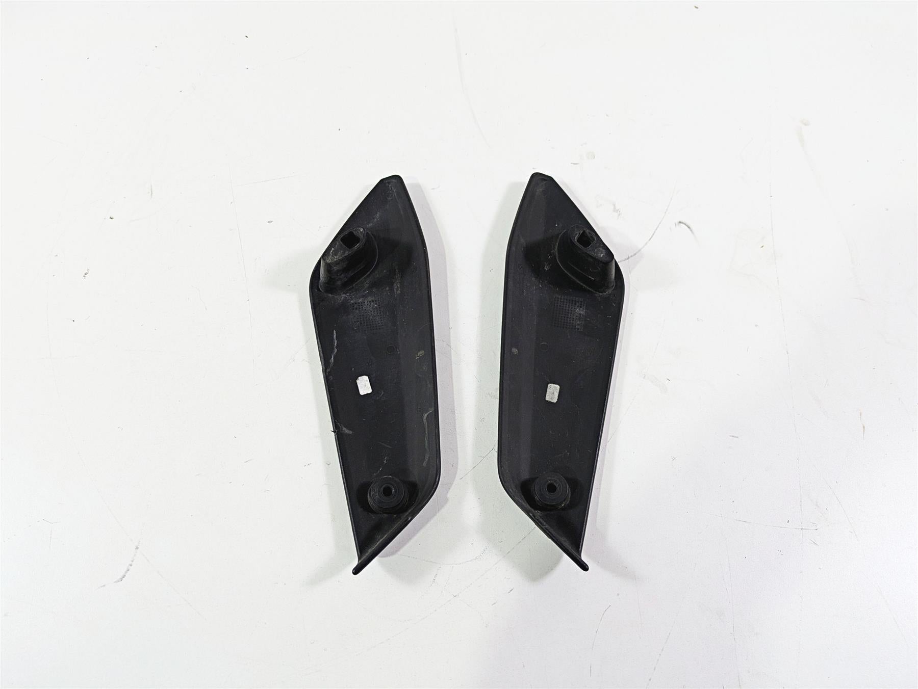 2012 BMW R1200R K27 Front Fender Wind Deflector Side Covers 46618520048 {{ shop.shopifyCountryName }} - Mototech271