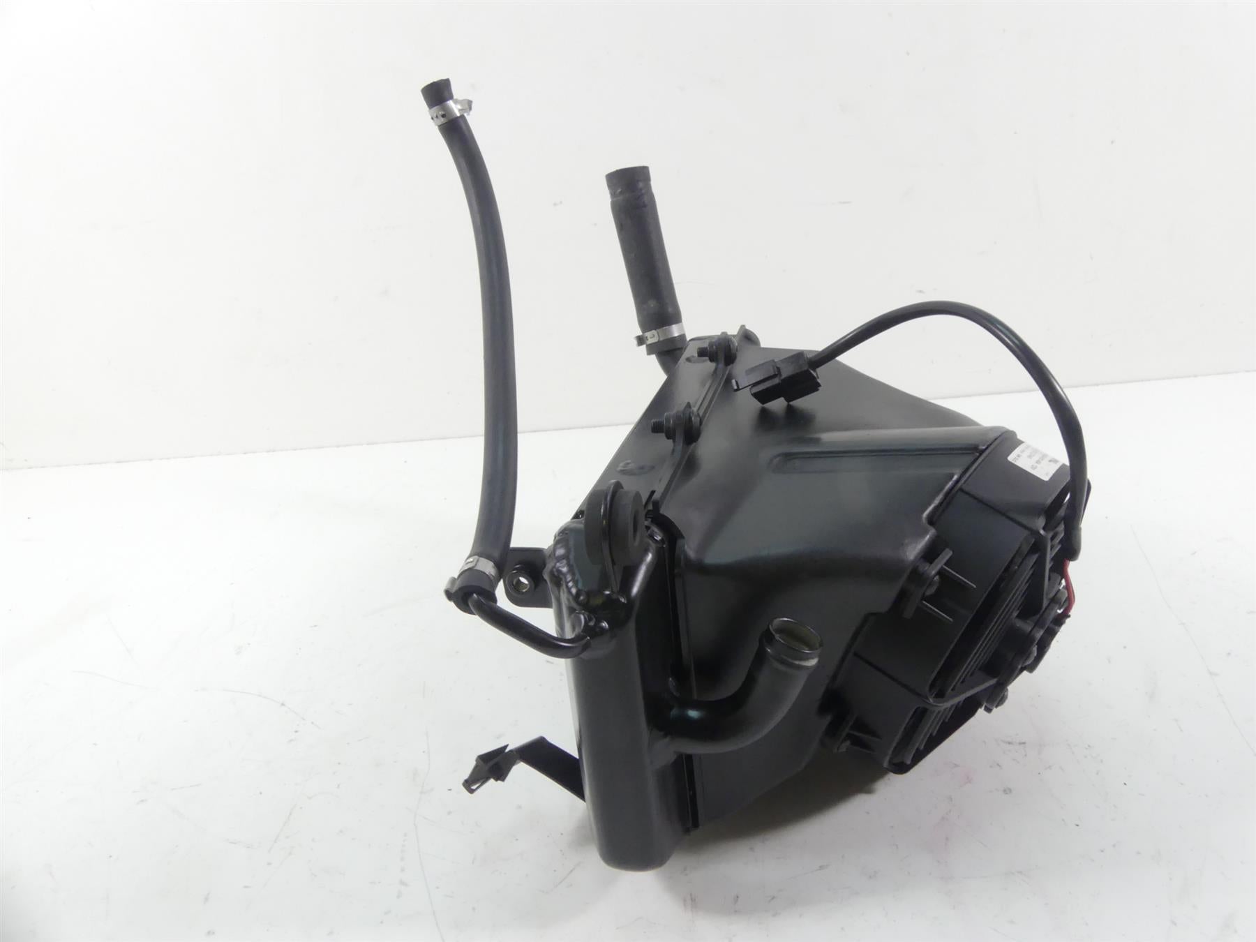 2015 Eric Buell Racing 1190SX Left Radiator Fan Hoses Shroud Set Q0022.1B7 {{ shop.shopifyCountryName }} - Mototech271