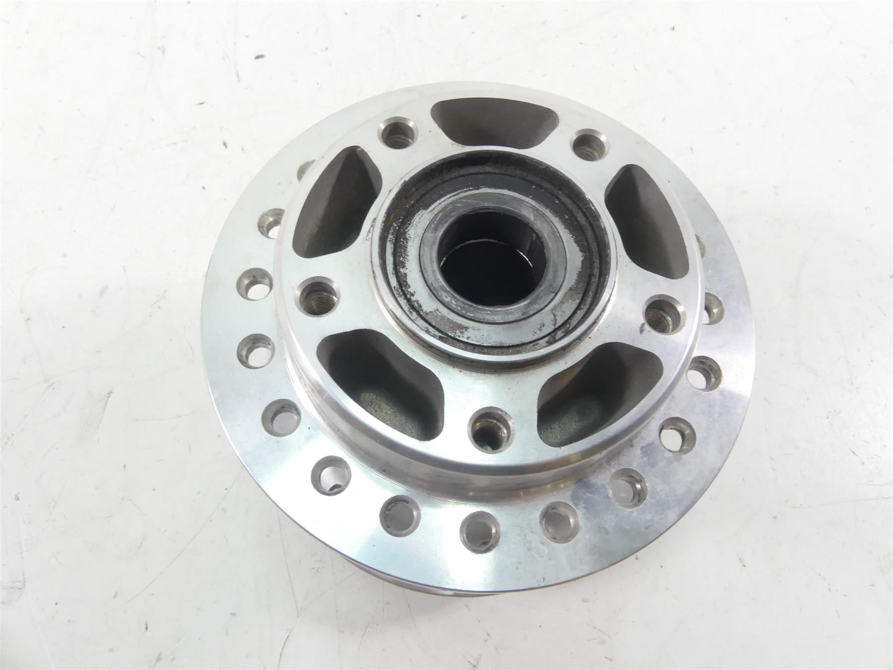 2019 Harley Softail FXBB Street Bob Front Spoke Wheel Rim Hub 43300565 41426-07 {{ shop.shopifyCountryName }} - Mototech271
