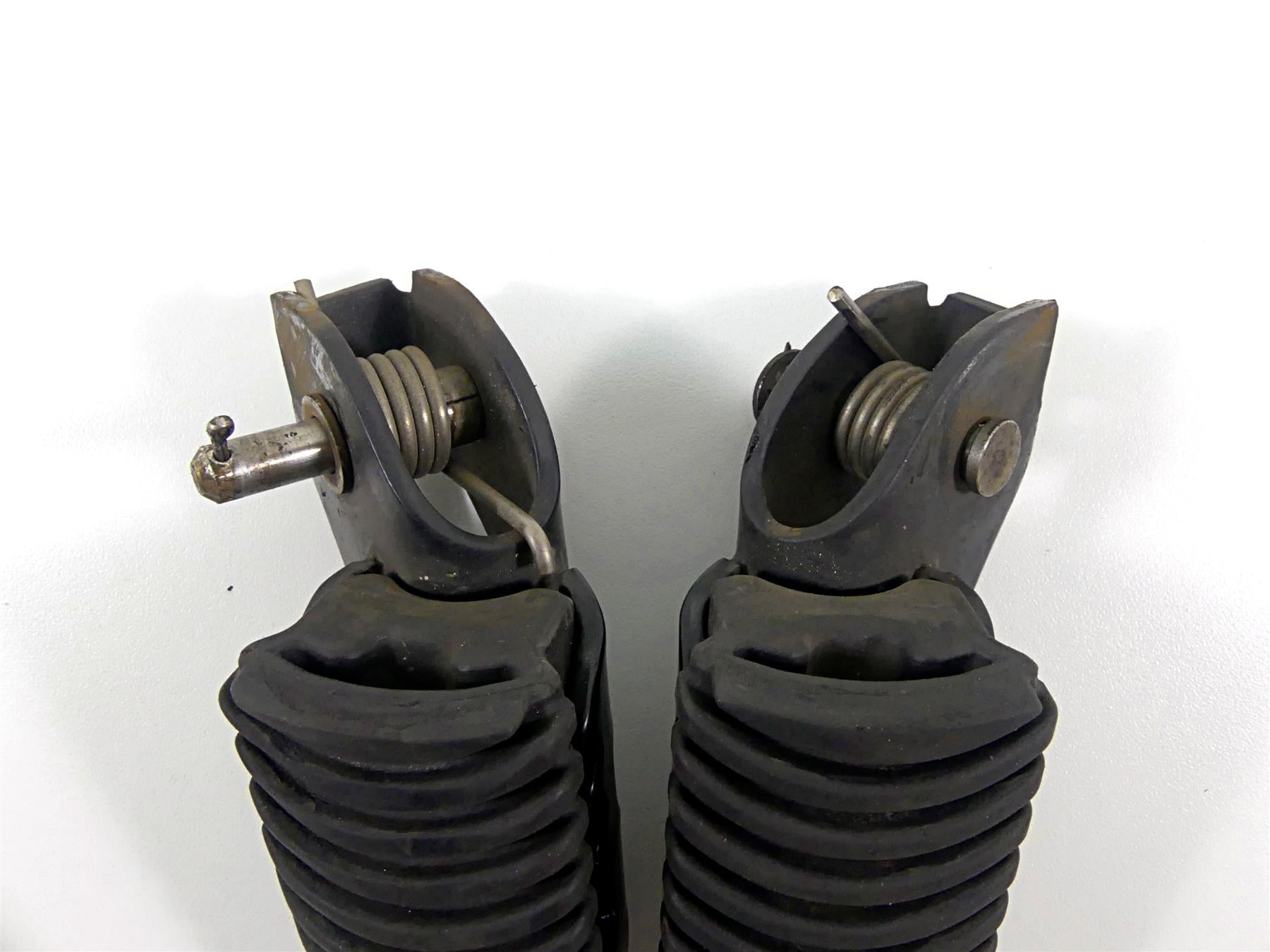 2013 BMW F800GS STD K72 Front Rider Driver Footpeg Set 46717701199 46717701200 {{ shop.shopifyCountryName }} - Mototech271