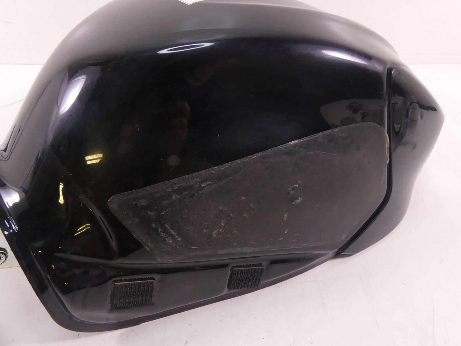 2018 Suzuki GSXR750 Fuel Gas Petrol Tank Reservoir & Covers 44100-14J32-YVB {{ shop.shopifyCountryName }} - Mototech271
