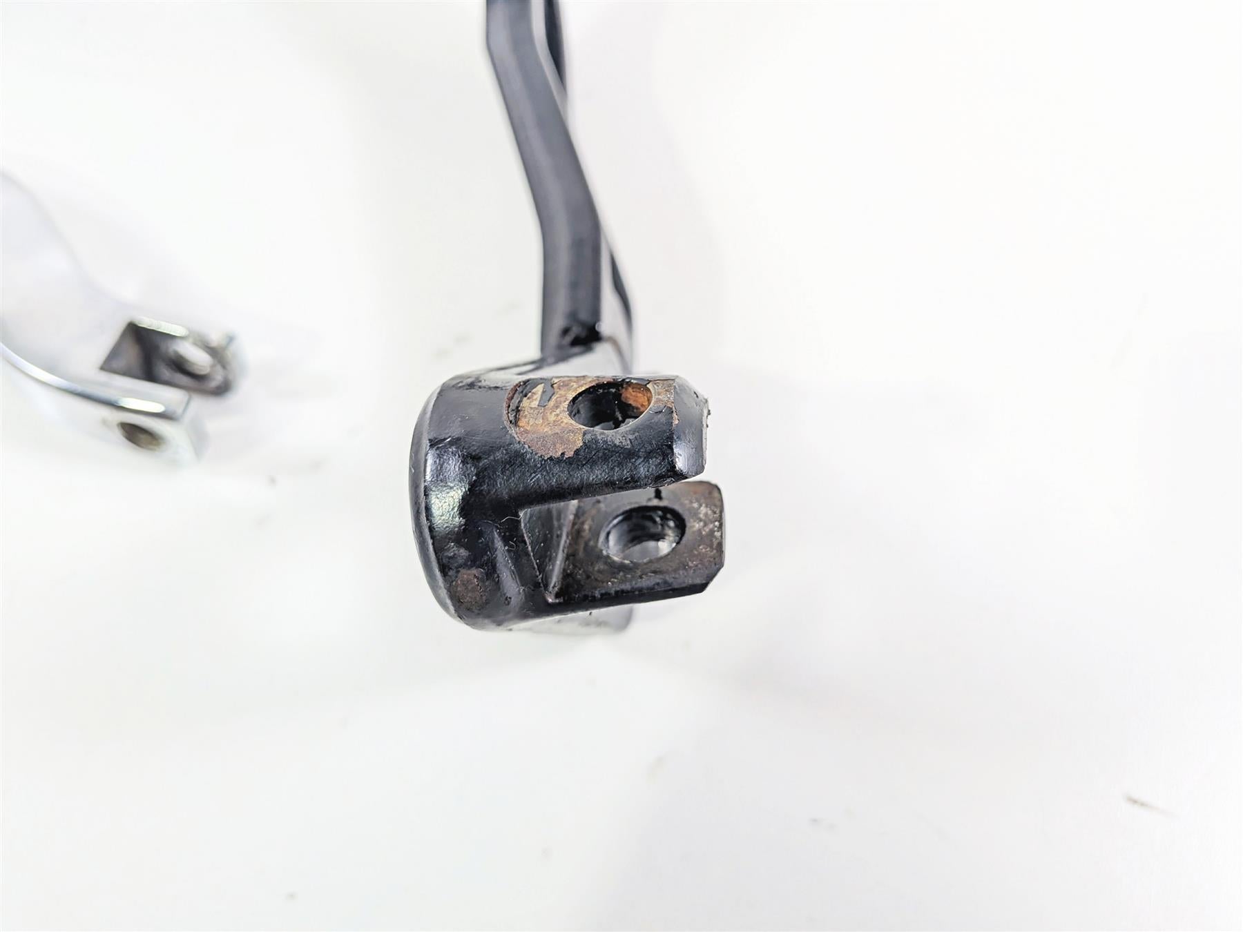 1998 Harley Dyna FXDL Low Rider Passenger Footpeg Mounts & Mounting Bar 52740-94 {{ shop.shopifyCountryName }} - Mototech271