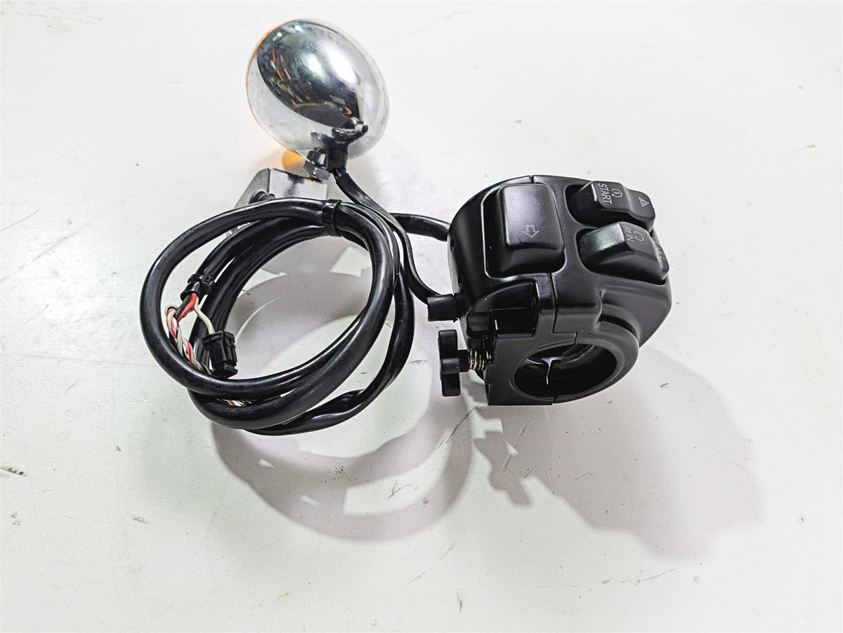 2015 Harley FXDF Dyna Fat Bob Right Hand Control Switch Start Blinker 72944-12 {{ shop.shopifyCountryName }} - Mototech271