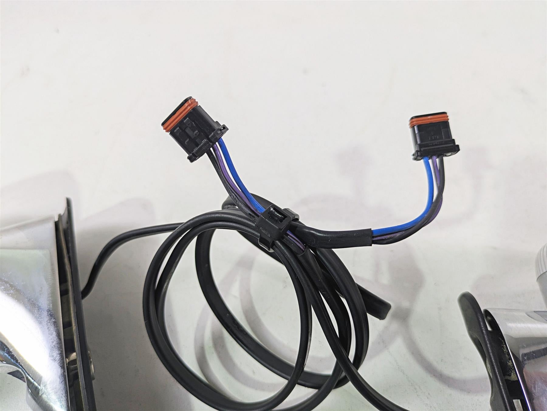 2021 Harley Touring FLTRX Road Glide Front Led Blinker & Mount Set 67800512 {{ shop.shopifyCountryName }} - Mototech271
